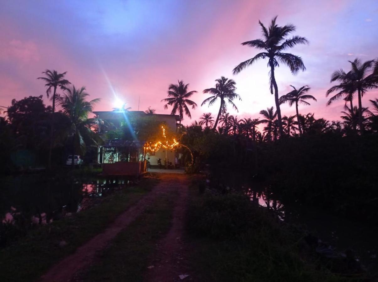 Aqua Green Home Stay Munroe Island Exterior foto
